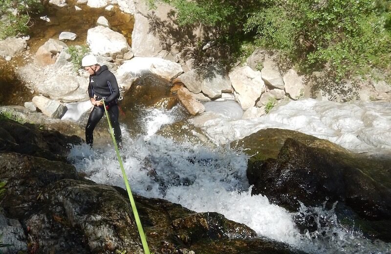 une journée d'aventure en canyoning à proximité de Ceret et Perpignan