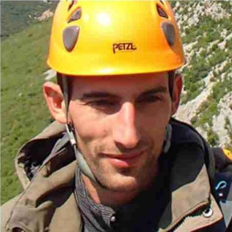 Portrait de Thibaut, moniteur diplômé de Via Ferrata et escalade à Saint-Paul-de-Fenouillet.