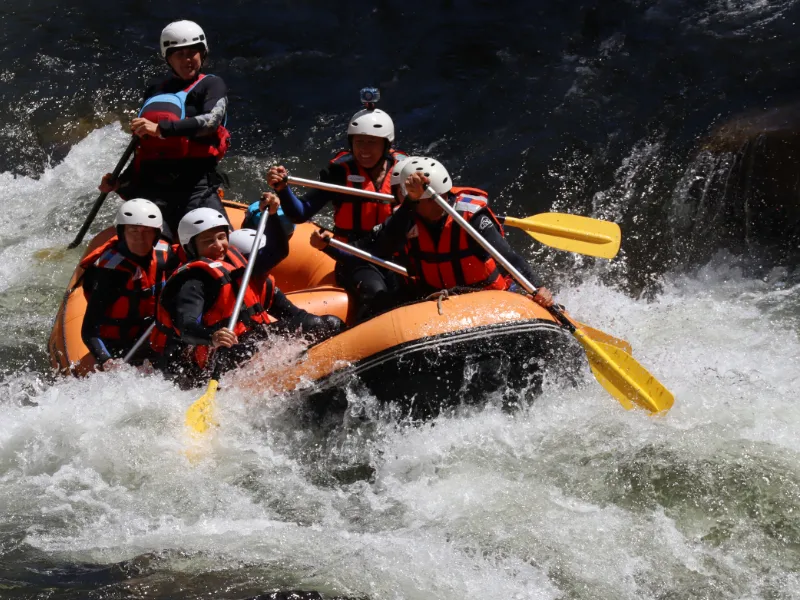 rafting-sportif-gorges-aude-pyrenees